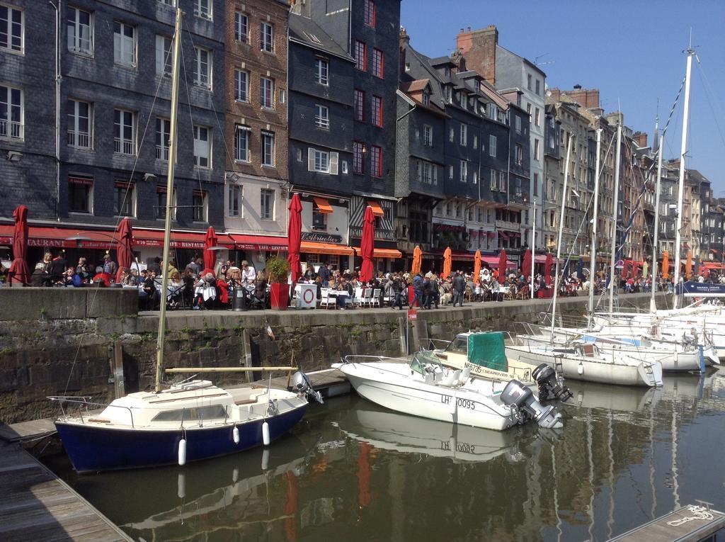 Lamaison Du Phare Honfleur Chambres D'Hotes Et Jacuzzi Prive Экстерьер фото
